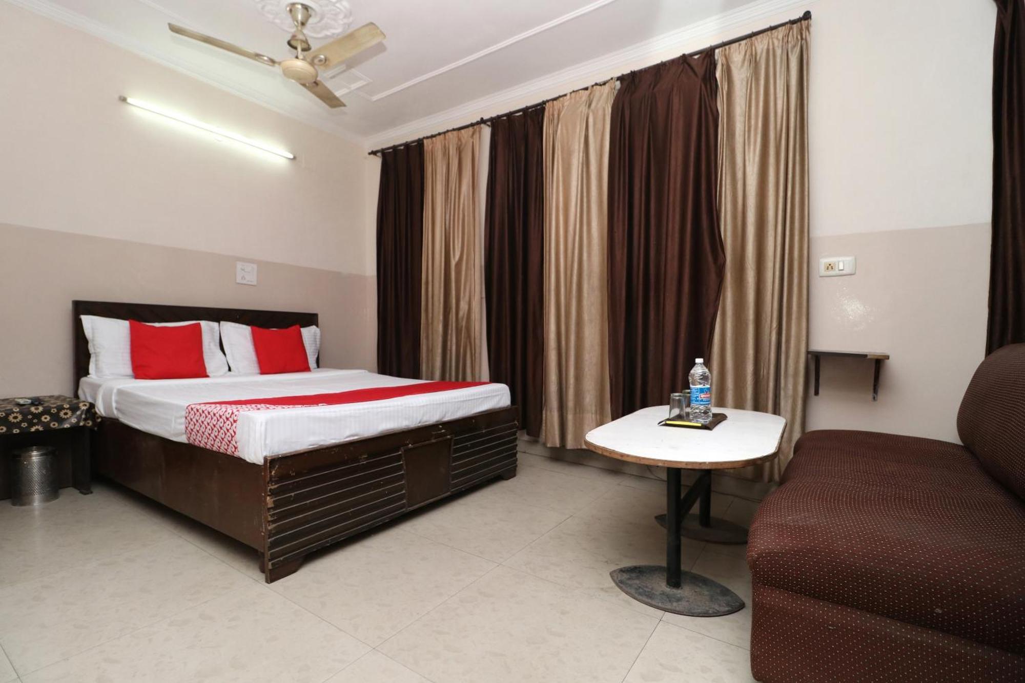 Hotel O Ashoka Residency Chandīgarh Exterior foto